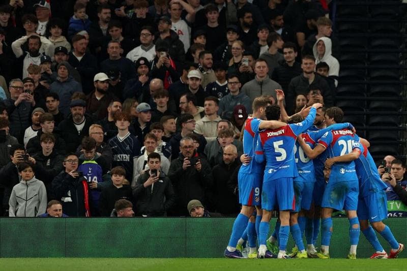 Atletico Madrid Advance Despite Spurs Heroic Fight