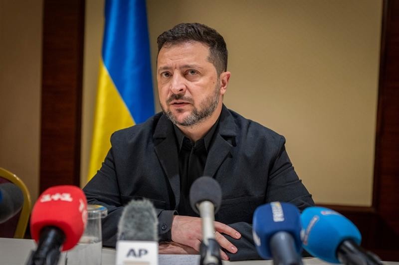 Zelensky Slams Diesel Deal as Russian Strikes Kill 15 in Ukraine