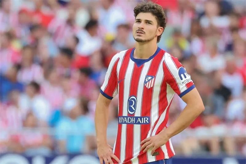 Alvarez Pursuit: Barcelona's Ambition Meets Atletico's Wall, Egypt's Star Awaits
