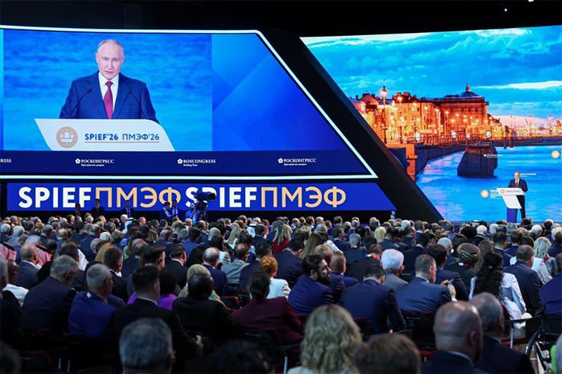 Putin Hails Multipolar World Order as Western Hegemony Fades